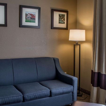 คอมฟอร์ต สวีท นิว บราวน์เฟล Hotel นิวบราวน์เฟลส์ ภายนอก รูปภาพ