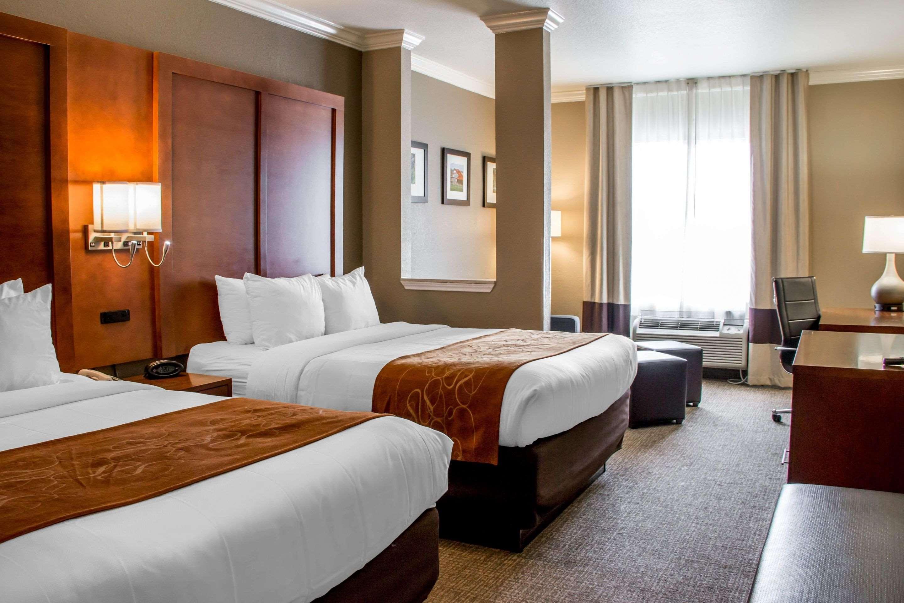 คอมฟอร์ต สวีท นิว บราวน์เฟล Hotel นิวบราวน์เฟลส์ ภายนอก รูปภาพ
