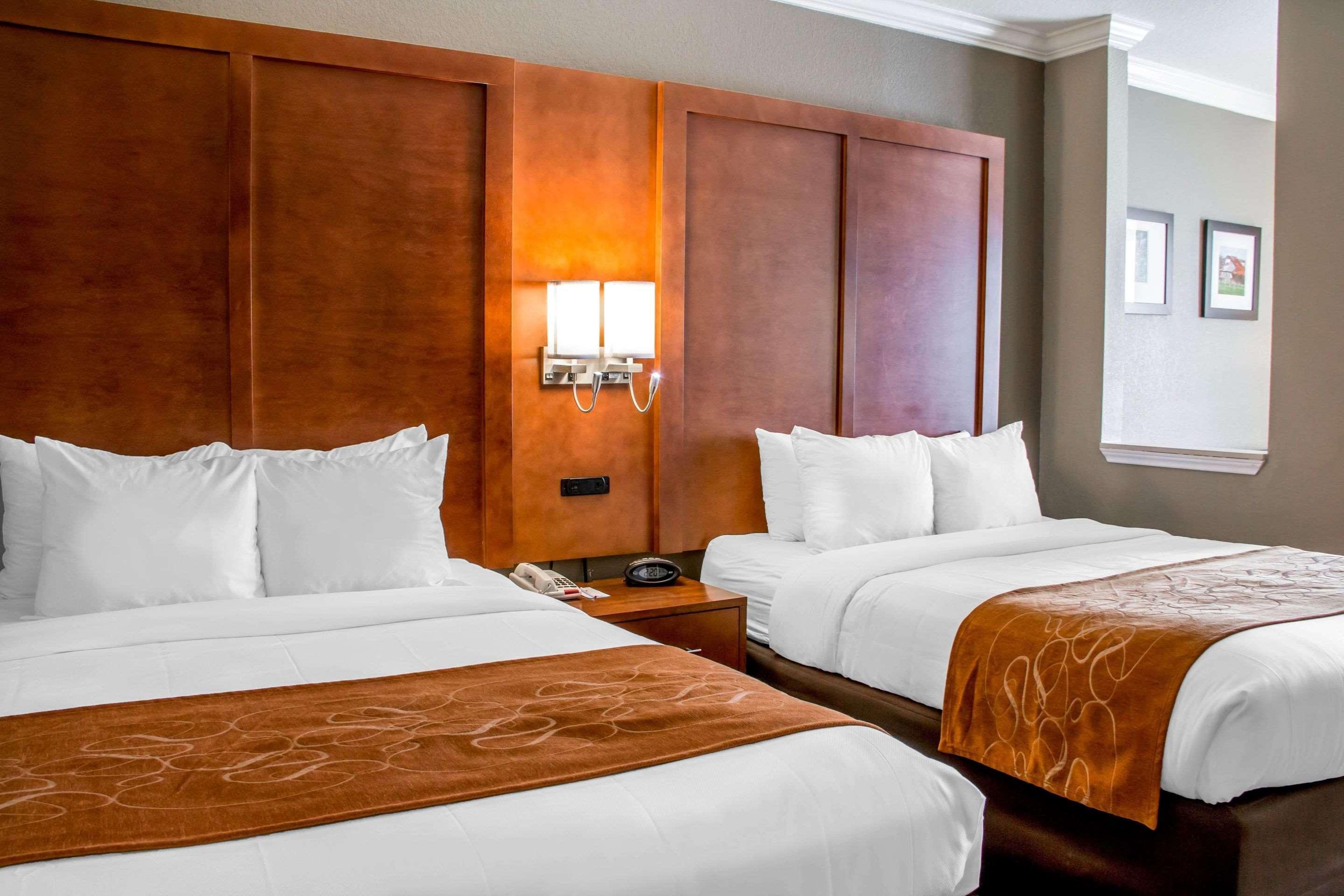 คอมฟอร์ต สวีท นิว บราวน์เฟล Hotel นิวบราวน์เฟลส์ ภายนอก รูปภาพ