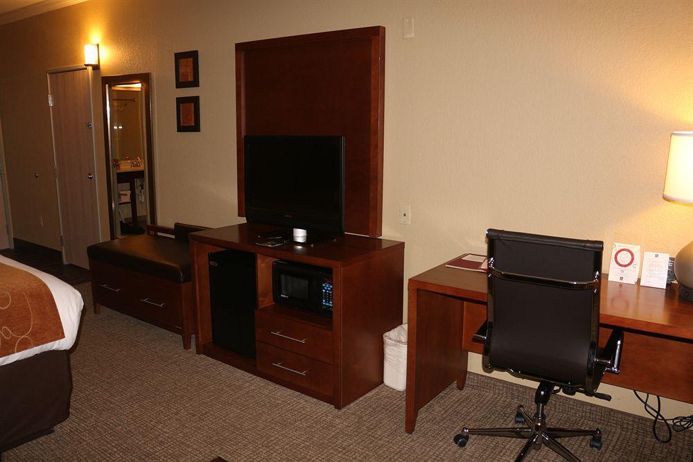 คอมฟอร์ต สวีท นิว บราวน์เฟล Hotel นิวบราวน์เฟลส์ ภายนอก รูปภาพ