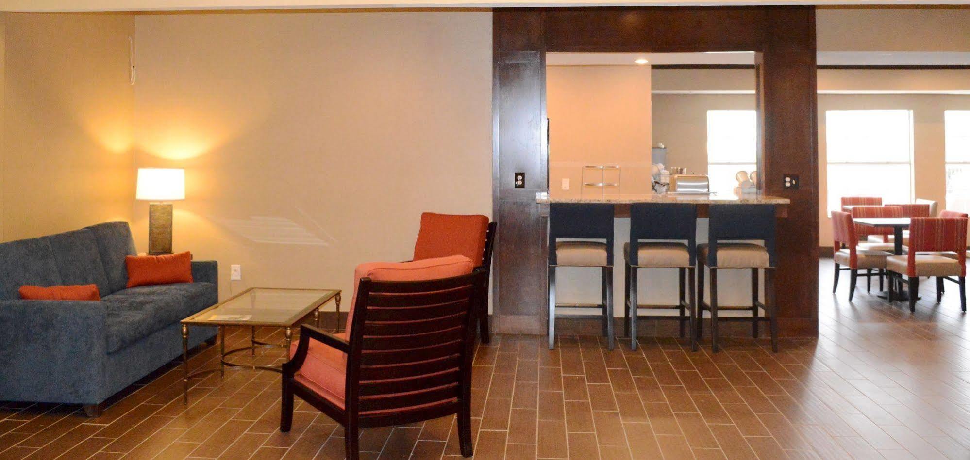 คอมฟอร์ต สวีท นิว บราวน์เฟล Hotel นิวบราวน์เฟลส์ ภายนอก รูปภาพ